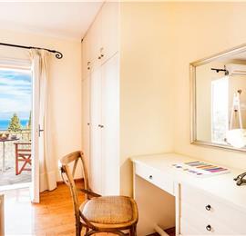 3 bedroom villa with pool & sea & mountain views, Episkepsi, sleeps 7